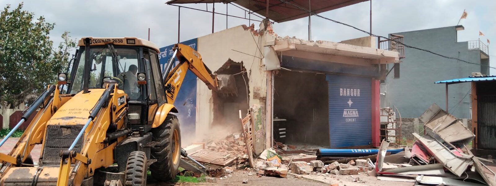 बीएसपी  की आज भी नेवई क्षेत्र में अवैध कब्जाधारीयो के विरुद्ध बड़ी कार्रवाई की गई।