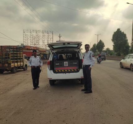 इंटरसेप्टर वाहन से की गई तेज रफ्तार वाहनो पर कार्यवाही।  25 वाहन आए ओवर स्पीड के रडार में।