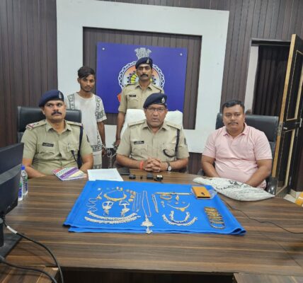 चौकी स्मृति नगर क्षेत्रान्तर्गत घटित चोरी के मामलें का खुलासा। 01 विधि विरूद्ध संघर्षरत बालक एवं 01 आरोपी गिरफ्तार।