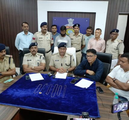 थाना नेवई व मोहन नगर के चैन स्नेचिंग के 07 मामलों का खुलासा।