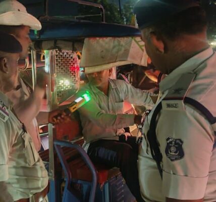 पुलिस अधीक्षक दुर्ग के निर्देश पर “संकल्प” नशे के खिलाफ अभियान के तहत विगत 05 दिवस में 52 नशे में वाहन चलाने वाले चालको पर की गई कार्यवाही ।