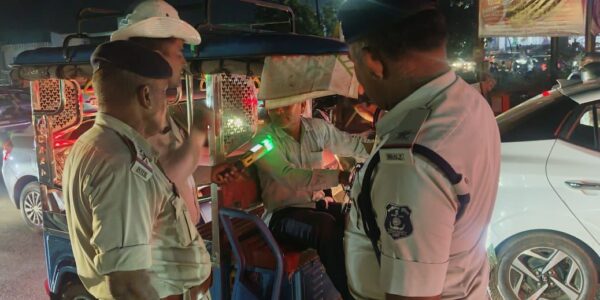 पुलिस अधीक्षक दुर्ग के निर्देश पर “संकल्प” नशे के खिलाफ अभियान के तहत विगत 05 दिवस में 52 नशे में वाहन चलाने वाले चालको पर की गई कार्यवाही ।