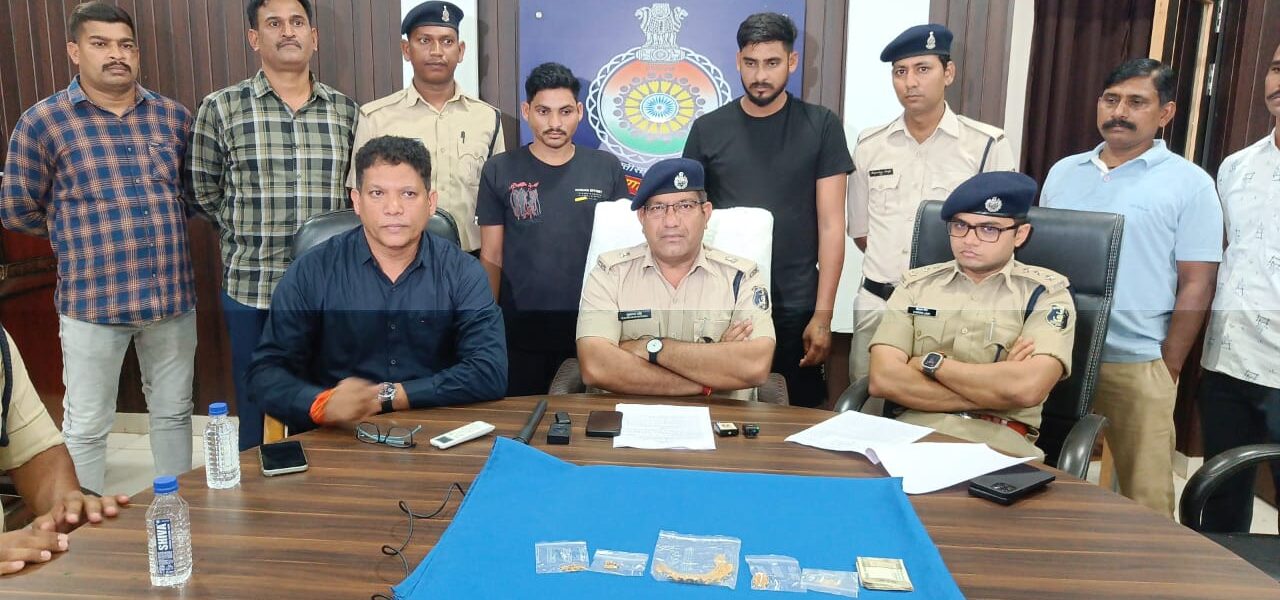 अंतर्राज्यीय डकैत गिरोह का आरोपी मशरूका सहित गिरफ्तार, सांथ में माल खपाने वाला एजेंट भी चढ़ा दुर्ग पुलिस के हत्थे।