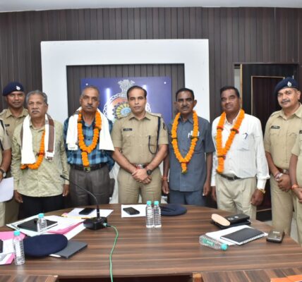 पुलिस विभाग से सेवानिवृत्त हो रहे अधिकारी/कर्मचारियों का सम्मान/विदाई समारोह ।