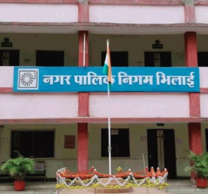 भिलाई में निगम मद के दुरूपयोग का मामला गरमाया, लेखाधिकारी जितेन्द्र ठाकुर का हुआ तबादला, फिलहाल चंद्रभूषण को अतिरिक्त प्रभार , MLA रिकेश ने लिखा था पत्र ।