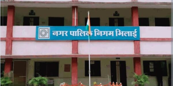 भिलाई में निगम मद के दुरूपयोग का मामला गरमाया, लेखाधिकारी जितेन्द्र ठाकुर का हुआ तबादला, फिलहाल चंद्रभूषण को अतिरिक्त प्रभार , MLA रिकेश ने लिखा था पत्र ।
