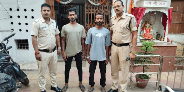 गरबा नाच बंद होने की बात को लेकर दो पक्षो मे हुई खुनी भिडंत एक नाबालिक सहित तीन आरोपी गिरफ्तार। 