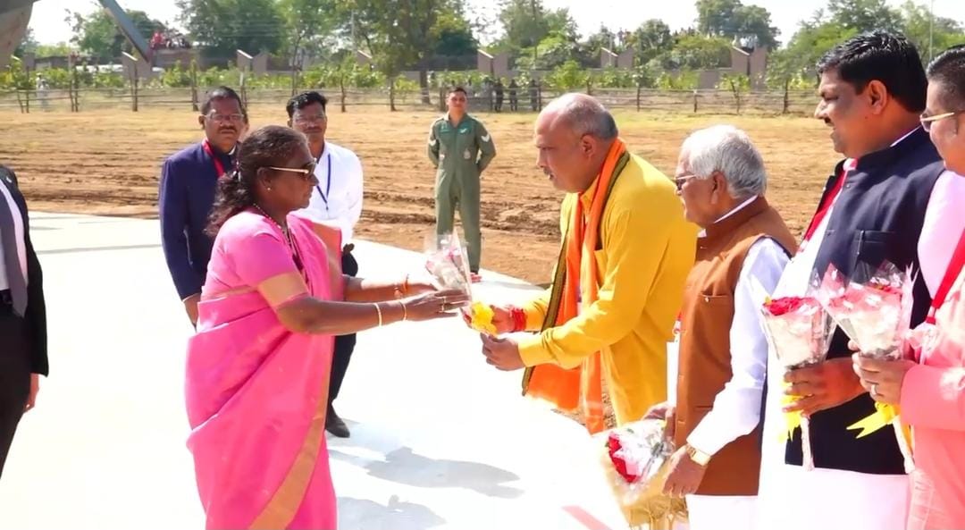 भारत की महामहिम राष्ट्रपति, माननीया श्रीमती द्रौपदी मुर्मू जी का दुर्ग आगमन पर किया भव्य स्वागत अभिनंदन ।