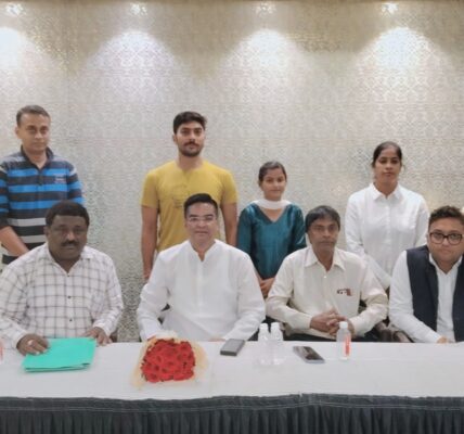 विधायक रिकेश सेन डिस्ट्रिक्ट  एथलेटिक्स स्पोर्ट्स एसोसिएशन दुर्ग के अध्यक्ष बने, कहा – खेल के प्रति युवाओं का रूझान बढ़ाने होंगे ठोस प्रयास ।