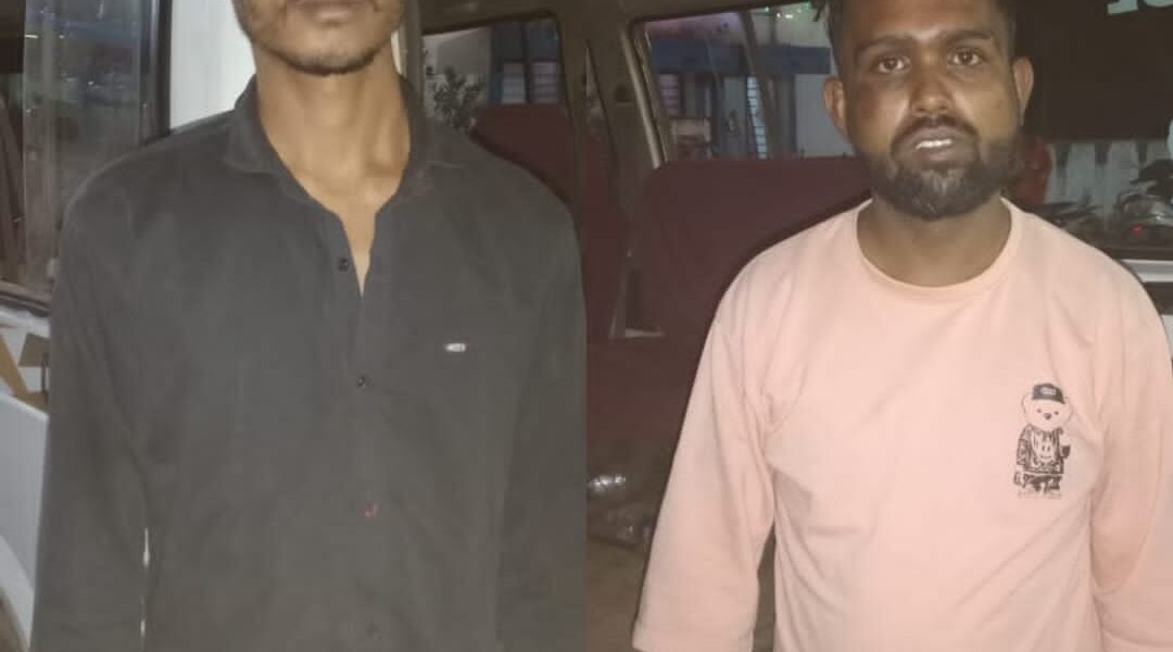 धारदार चाकू से हमला करने वाले दो आरोपी गिरफ्तार ।   नेहरू भवन रोड सुपेला का मामला   ।   सुपेला पुलिस की सक्रियता से पकड़ाया आरोपी ।
