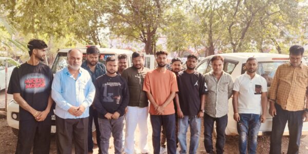 जयस्तंभ चौक रुआबांधा बस्ती मे सार्वजनिक स्थान पर जुआं खेलने वाले जुआंरियों के विरुद्ध थाना भिलाई नगर पुलिस की कार्यवाही ।