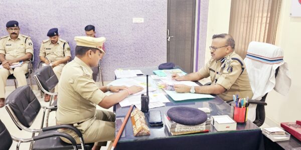 पुलिस महानिरीक्षक दुर्ग रेंज के द्वारा नगर पुलिस अधीक्षक छावनी कार्यालय का किया गया आकस्मिक निरीक्षण ।