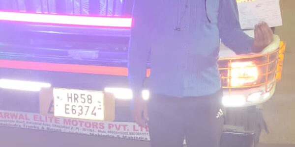 पुलिस अधीक्षक दुर्ग के निर्देश पर भारी वाहनों चालको को यातायात नियमों का पालन कर वाहन चलाने हेतु की जा रही कार्यवाही ।
