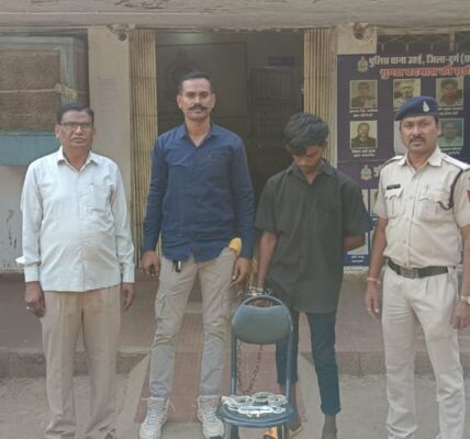 सुने मकान में ताला तोड़कर चोरी करने वाले  01 आरोपी एवं 01 अपचारी किशोर गिरफ्तार ।थाना उतई पुलिस की त्वरित कार्यवाही ।