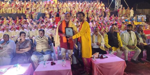 गीत वितान कला केंद्र द्वारा आयोजित “विश्व शांति संदेश – एक संगीत समारोह कार्यक्रम में शामिल हुए सांसद व विधायक ।