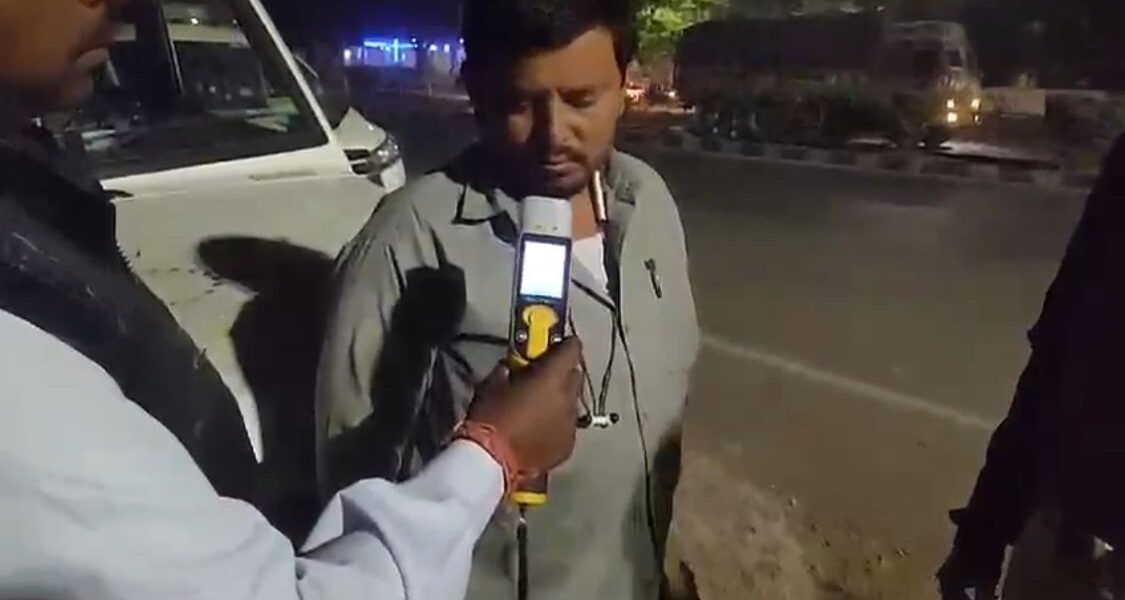 नेशनल हाईवे 53 में आम नागरिक के सूचना से हाईवे में एक गंभीर सड़क दुर्घटना होने से रोका गया।* 
