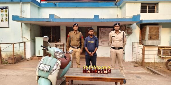 शराब विक्रय के लिये शराब परिवहन करने वाला आरोपी चढा पुलिस के हत्थे ।