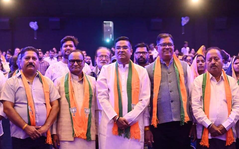 वैशाली नगर विधानसभा के 1200 लोगों ने विधायक रिकेश सेन के आह्वान पर देखी “द साबरमती रिपोर्ट” फिल्म, सभी जरूर यह फिल्म देखें, व्यवस्था में लगे हैं विधायक सेन ।