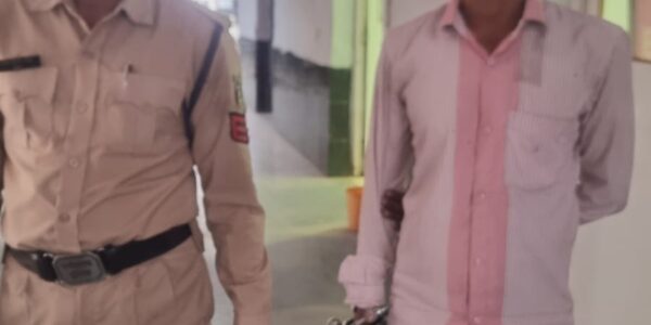 छावनी थाना क्षेत्र में बीएलओ के साथ की गई दुर्व्यवहार करने वाले जितेंद्र यादव के ऊपर की गई कार्यवाह गया भेजा गया जेल ।