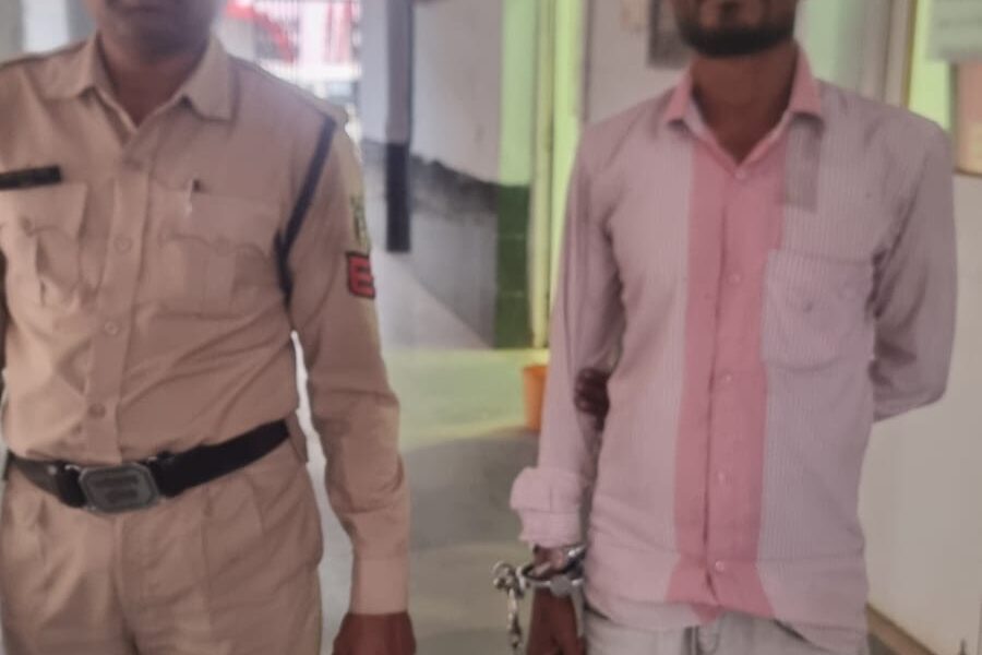 छावनी थाना क्षेत्र में बीएलओ के साथ की गई दुर्व्यवहार करने वाले जितेंद्र यादव के ऊपर की गई कार्यवाह गया भेजा गया जेल ।