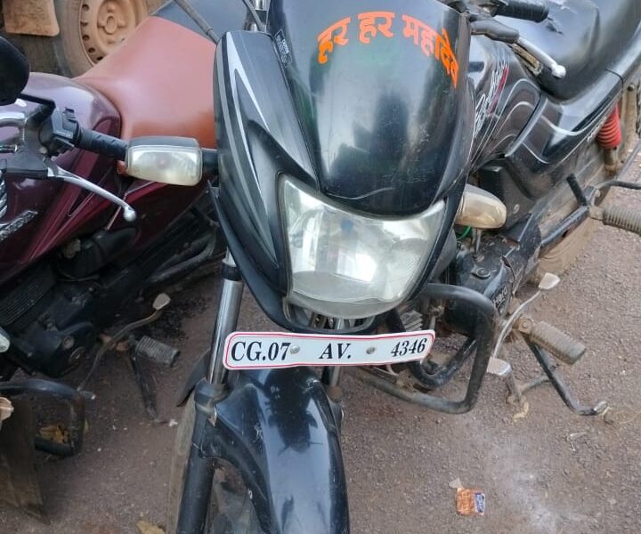 रात्रि गश्त के दौरान मोटर सायकल चोरी का आरोपी नाबालिक विधि से संघर्षरत बालक गिरफ्तार।     > सशक्त एप के माध्यम से मोटर साइकिल चोरी का हुआ खुलासा ।
