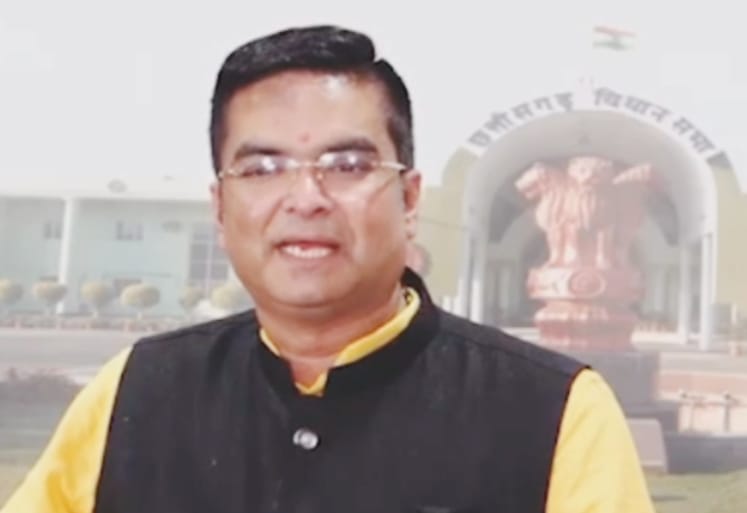 विधायक रिकेश ने 6 वर्षों से लंबित नगरीय निकाय के 251 सेवानिवृत्त कर्मचारियों के लंबित उपादान और पेंशन पर कराया ध्यानाकर्षण, सदन ने कमिश्नर से मांगी रिपोर्ट, भटक रहे रिटायर्ड कर्मियों को बड़ी राहत की उम्मीद ।