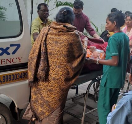 यातायात पुलिस दुर्ग द्वारा गंभीर मरीज के परिजन के निवेदन पर तत्काल 30 मिनट में ग्रीन कोरिडोर बनाकर रायपुर हॉस्पिटल पहुंचाया गया।