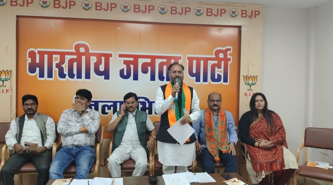 संविधान में निहित मूल्यों को जन-जन तक पहुँचाना ही भाजपा संविधान गौरव अभियान का मुख्य उद्देश्य – पुरषोत्तम ।