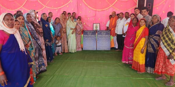 दुर्ग ग्रामीण विधायक ललित चंद्राकर ने ग्राम कोकड़ी , चिरपोटी करगाडीह में रखी विकास करोड़ों रुपयों की नवीन विकास कार्यों की नींव ।