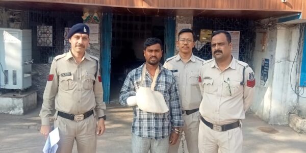 गौ मांस बिक्री करने वाला आरोपी गिरफ्तार    सुपेला पुलिस की सक्रियता से पकड़ाया आरोपी  ।