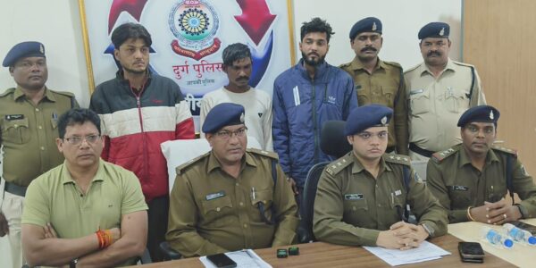 थाना मोहन नगर पुलिस की त्वरित कार्यवाही।   लुट के आरोपीगण गिरफ्तार ।