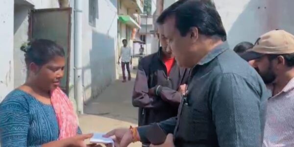 चौहान ग्रीन वैली गार्ड के परिजनों को मानदेय से MLA रिकेश ने दी आर्थिक मदद, आरोपियों पर कड़ी कार्रवाई के निर्देश, पत्नी-बेटे की नौकरी में भी करेंगे पहल*