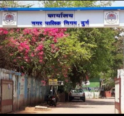 भाजपा में टिकट दावेदारों की होड, विधायक गजेंद्र यादव की रणनीति से सीनियर कार्यकर्ताओं में आक्रोश ।