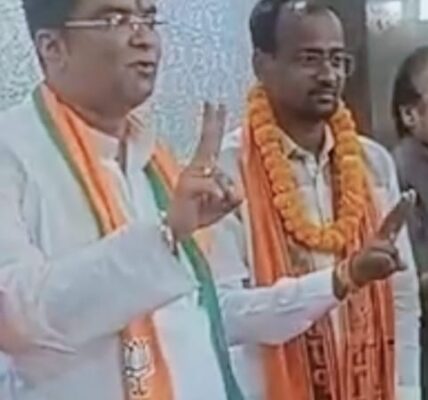 कांग्रेस प्रत्याशी मनोज सिन्हा ने भाजपा के समर्थन में अपना नामांकन वापस ले लिया और वैशाली नगर विधायक रिकेश सेन और भाजपा जिला भिलाई अध्यक्ष पुरषोत्तम देवांगन ने मनोज सिन्हा का भाजपा प्रवेश करवाया है। 