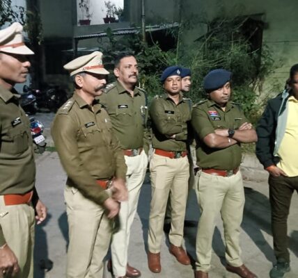 तालपुरी बी ब्लॉक के पारिजात कॉलोनी में अवैध रूप से बिना पुलिस वेरिफिकेशन के किराएदारों और असामाजिक तत्वों के रहने की सूचना पर पुलिस के द्वारा रेड कार्यवाही किया गया ।