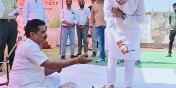 विधायक रिकेश सेन ने ई-सिटी बस टर्मिनल निर्माण कार्य का किया भूमिपूजन, 4 करोड़ की लागत से बन रहा चार्जिंग डिपो, कहा-“भिलाई दुर्ग की सड़कों पर जल्द दौड़ने लगेंगी ई सिटी बसें” ।