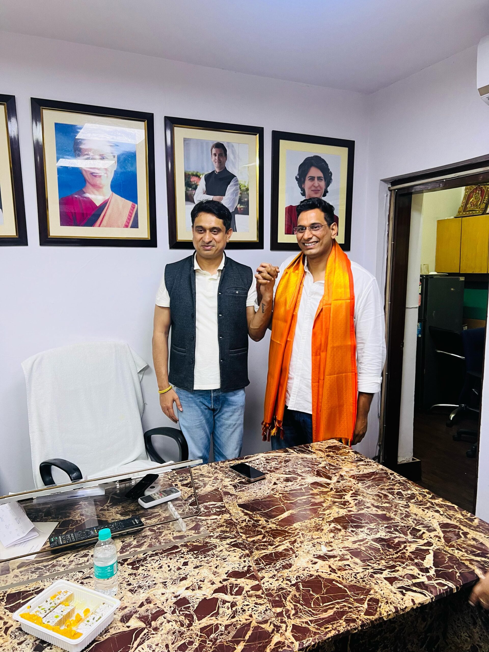 प्रभारी महासचिव सचिन पायलट से मिले विधायक देवेंद्र जताया आभार*     युवा कांग्रेस के राष्ट्रीय अध्यक्ष से भी मुलाकात