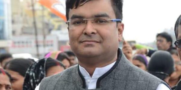 विधायक रिकेश सेन के प्रस्ताव पर भिलाईयंस को मिली होली की बड़ी सौगात, सुपेला में बनेगा छत्तीसगढ़ का पहला हार्स राइडिंग ट्रैक, वैशाली नगर में हर्ष की लहर ।