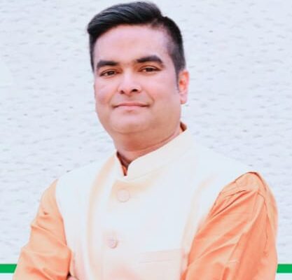 हुड़दंग से दूर उल्लासपूर्ण वातावरण में होली की रही धूम, शांति और कानून व्यवस्था में मुस्तैद रहा पुलिस महकमा, विधायक रिकेश ने दी बधाई ।
