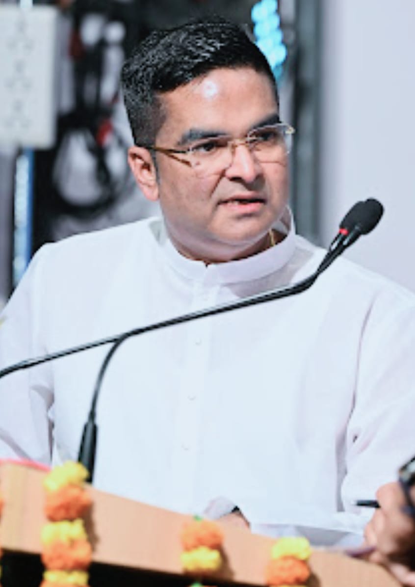 रेत-मुरूम खनन पर MLA रिकेश के तारांकित प्रश्न पर CM विष्णुदेव साय ने दिया यह जवाब, बताया दो वर्षों में कितना मिला राजस्व ।